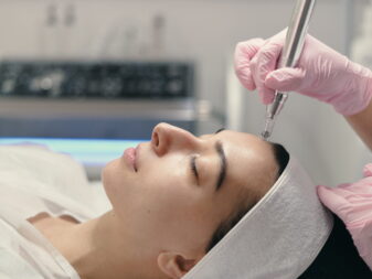 Beauty Kosmetikstudio Brisi Skin therapies treatments by Bris Oensingen Olten Kosmetische Behandlungen Plazmapen Peeling Dermapen-Behandlungen Hydrafacial Hyaloron Fettweg Spritze Hautverjüngung und Faltenreduktion Natürliche Ergebnisse Schnelle und langanhaltende Effekte Minimalinvasiv und anpassbar Verbesserung der Hautgesundheit Feuchtigkeitsversorgung Straffung und Festigung der Haut Geringe Ausfallzeiten